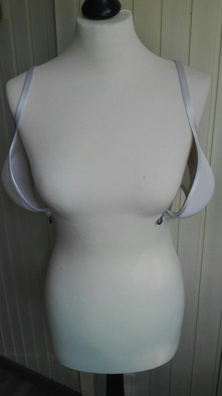 Weißer Push-Up BH mit Magnetverschluss Vorne