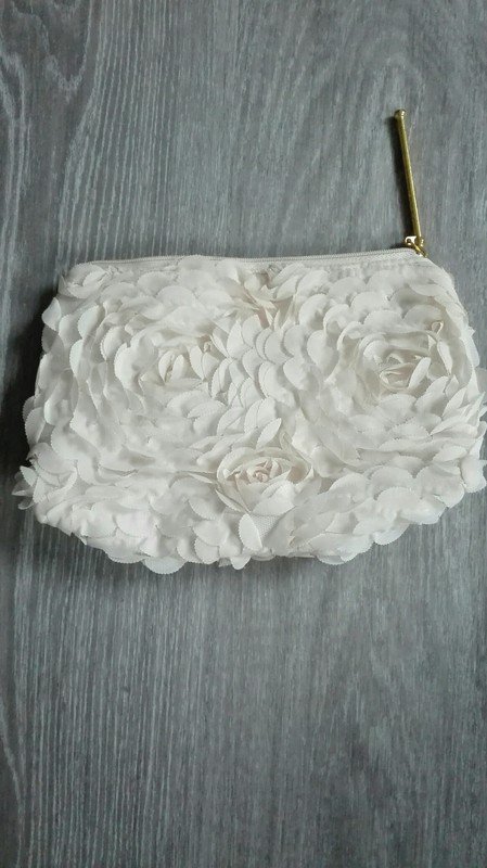 Süße Kosmetiktasche mit Rosenmuster