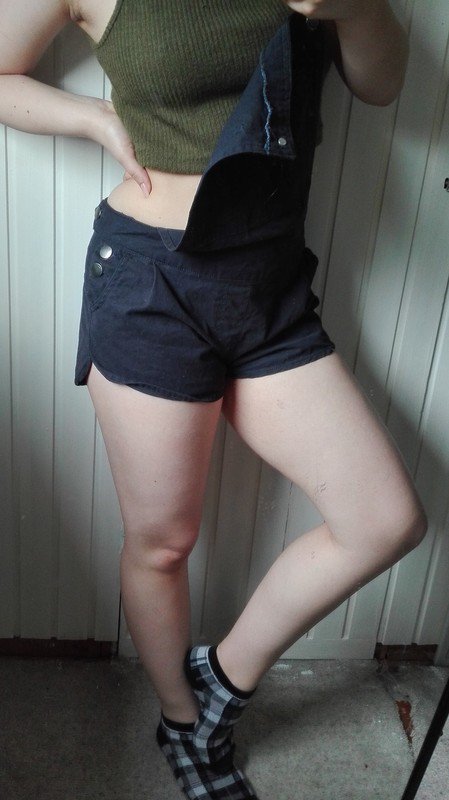 Süße Blaue Latzhose