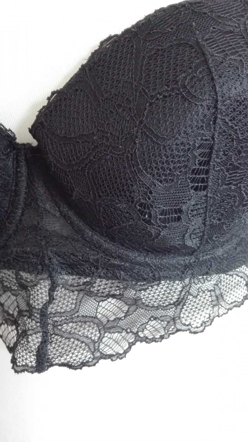 Schwarzes Balconette BH