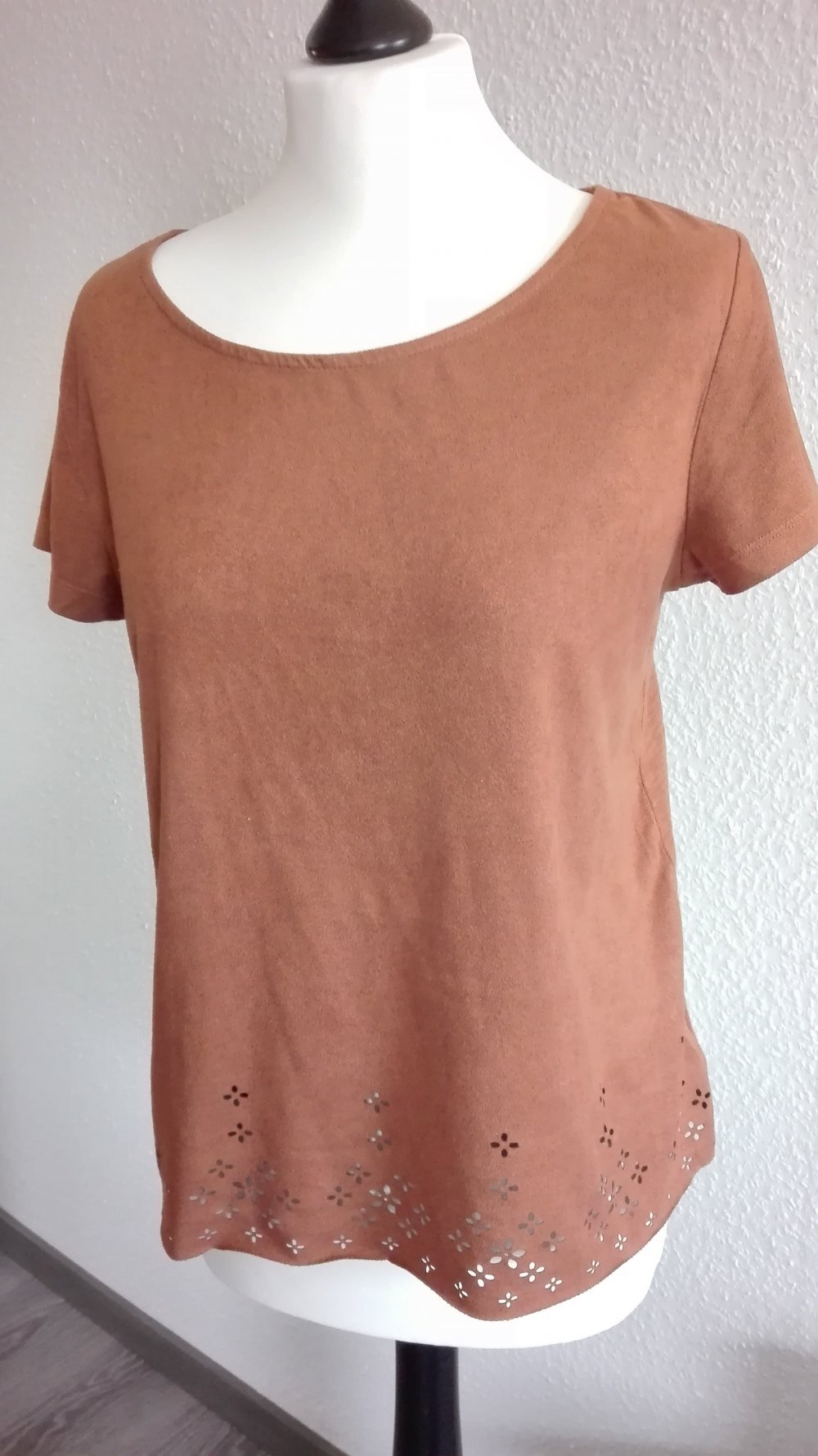Wildlederoptik Shirt mit Cutout Muster