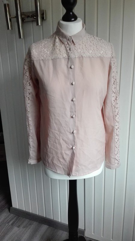 Rosa Bluse mit Spitze