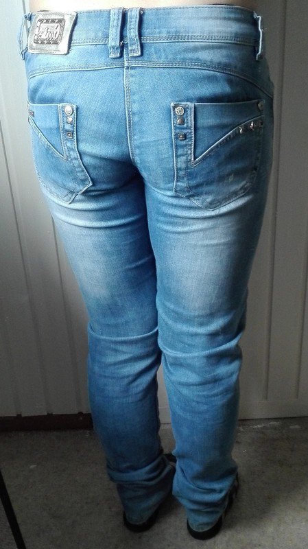 Low-Waist Boyfriend Jeans