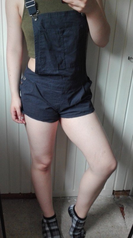 Süße Blaue Latzhose