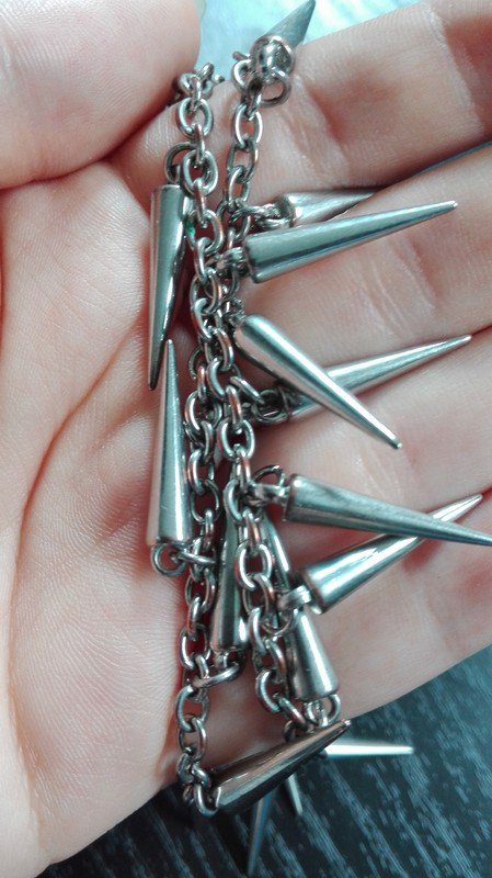 Cooler Stachel Armband