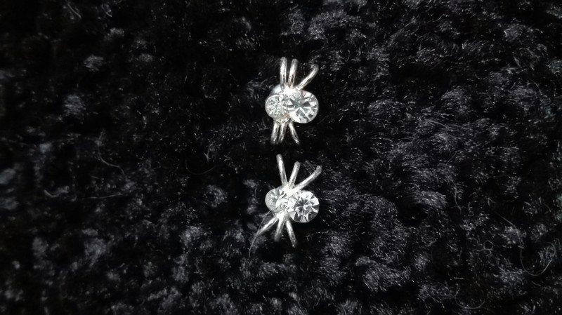 Silberne Spinnen Ohrstecker