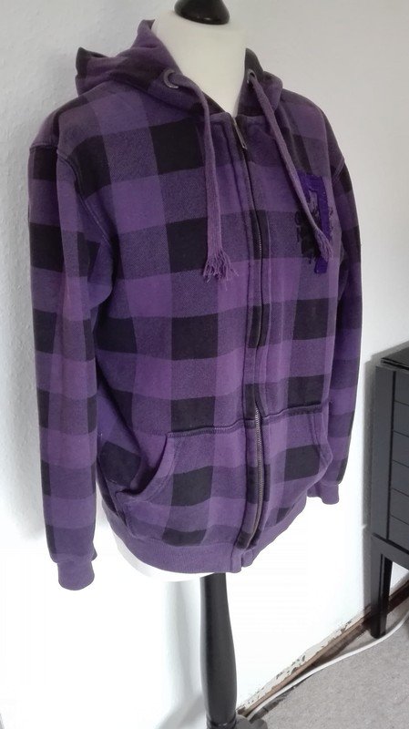 Lila Schwarz karierter Hoodie