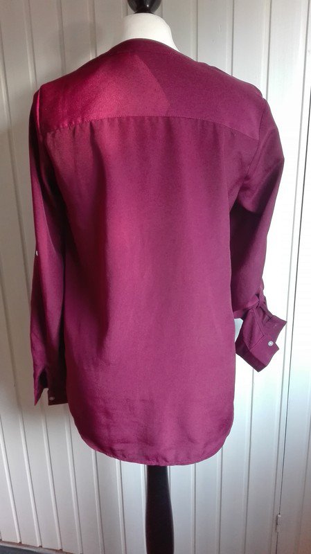 Bordeaux Bluse mit V-Ausschnitt