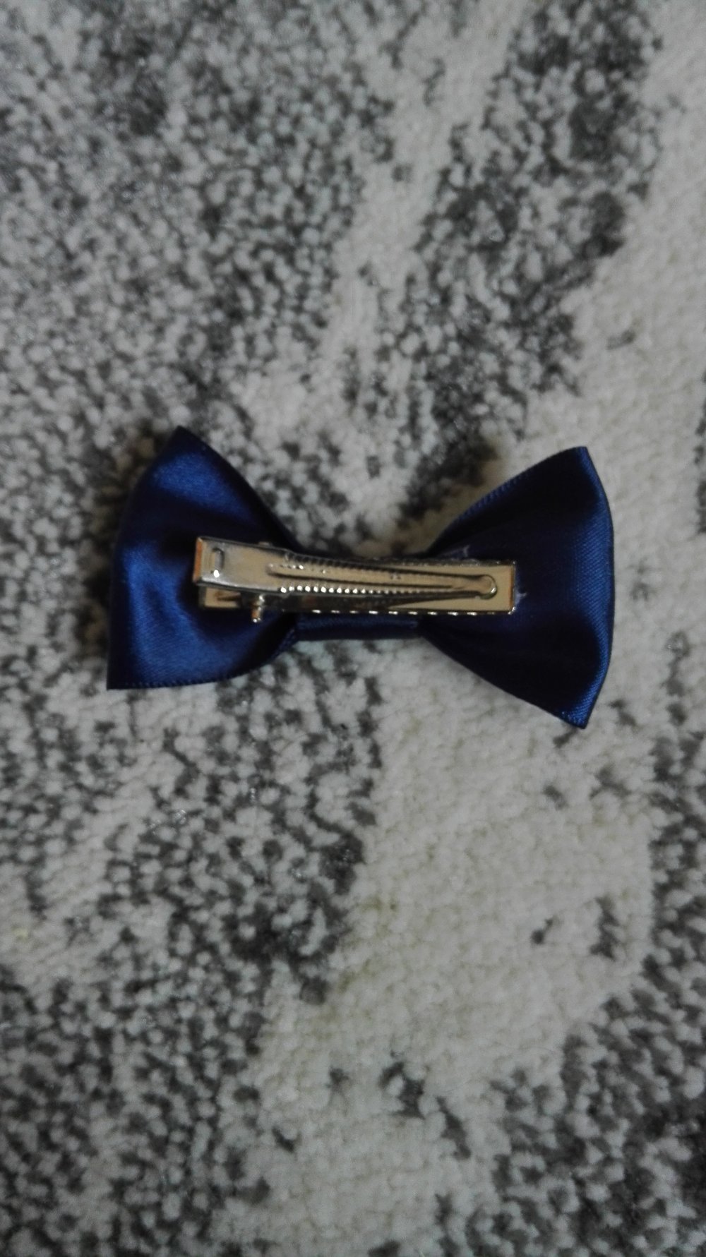 Dunkelblaue Schleife