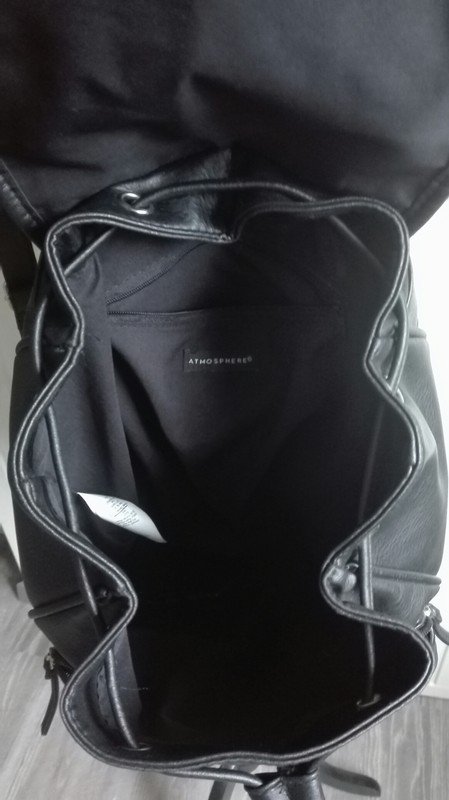 Schwarzer Kunstleder Rucksack
