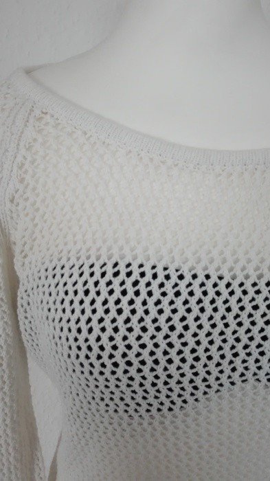 Weißer Strickpullover