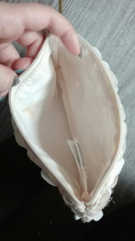 Süße Kosmetiktasche mit Rosenmuster