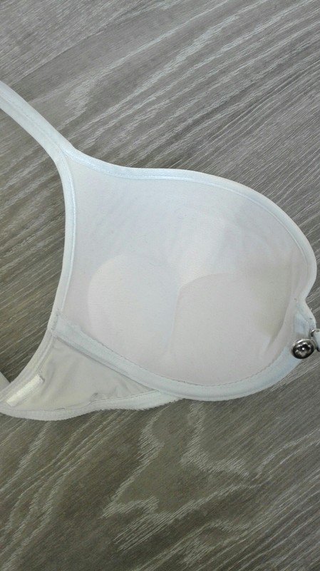 Weißer Push-Up BH mit Magnetverschluss Vorne