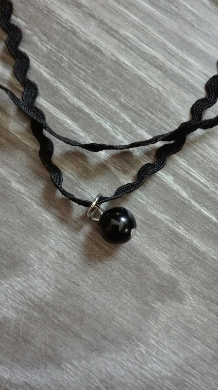 Choker mit Perlenanhänger