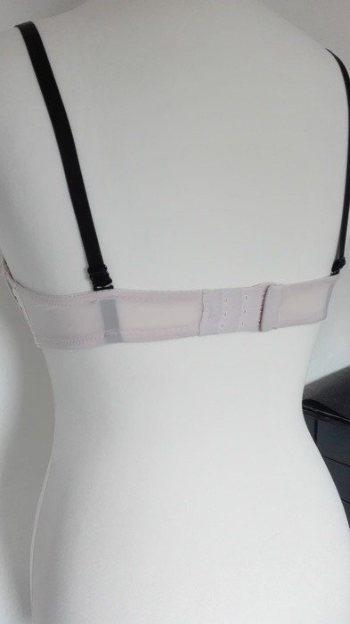 Süßer pastell BH mit Spitzen Details