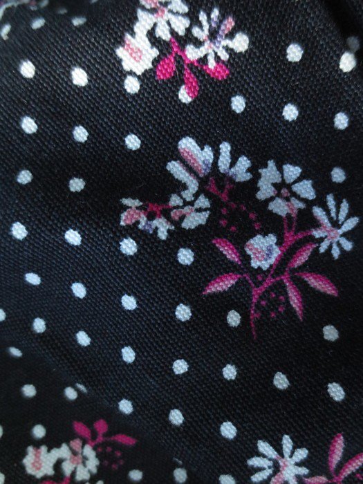 Große Tasche mit schönem Blümchenmuster