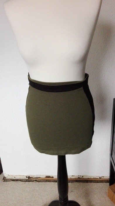 Rock in Khaki und Schwarz/Dunkelbraun