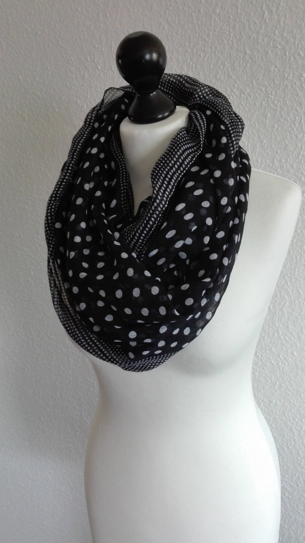 Dünner Schlauchschal mit Muster