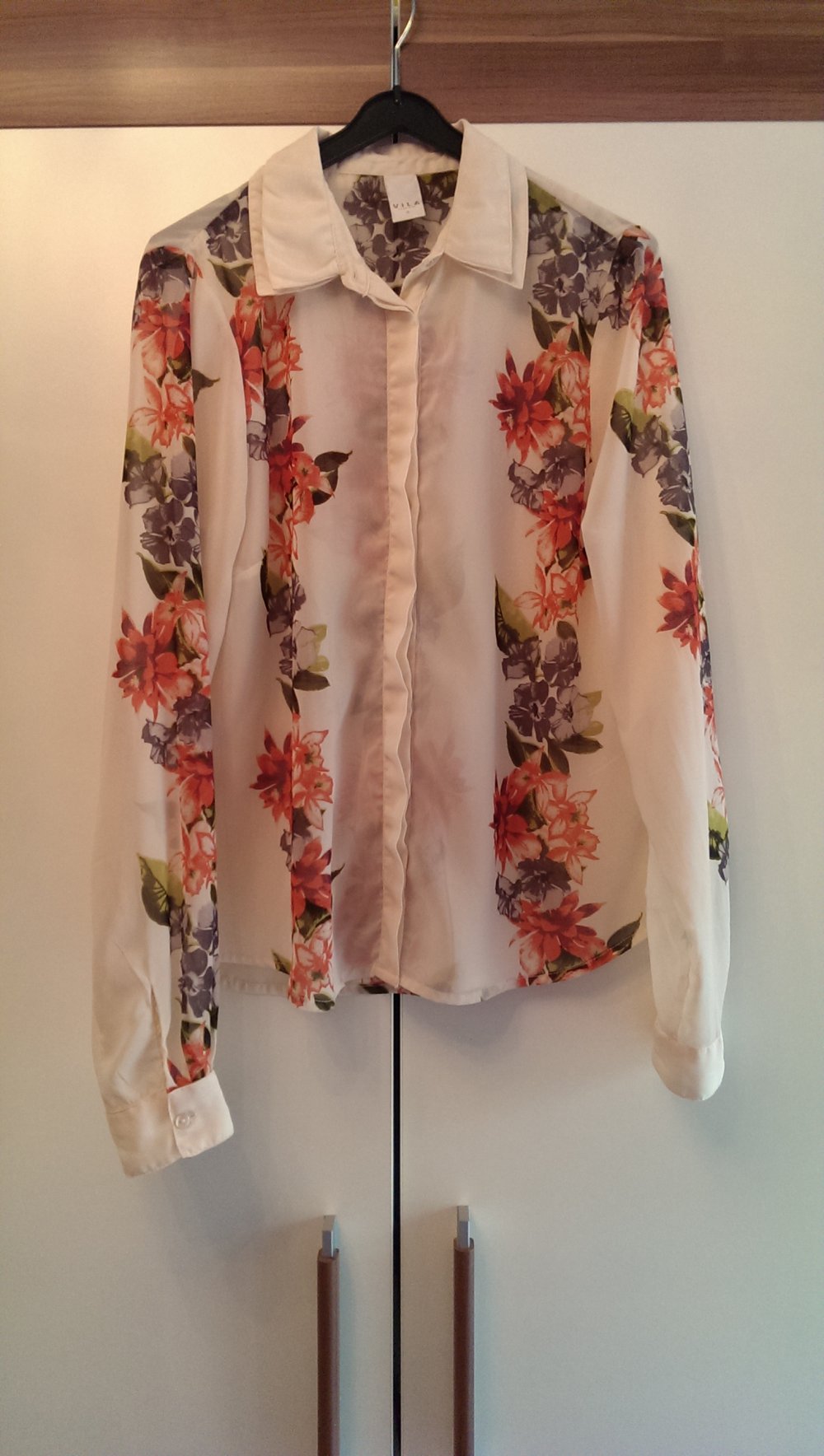 Schöne rosa Blumen-Bluse in S