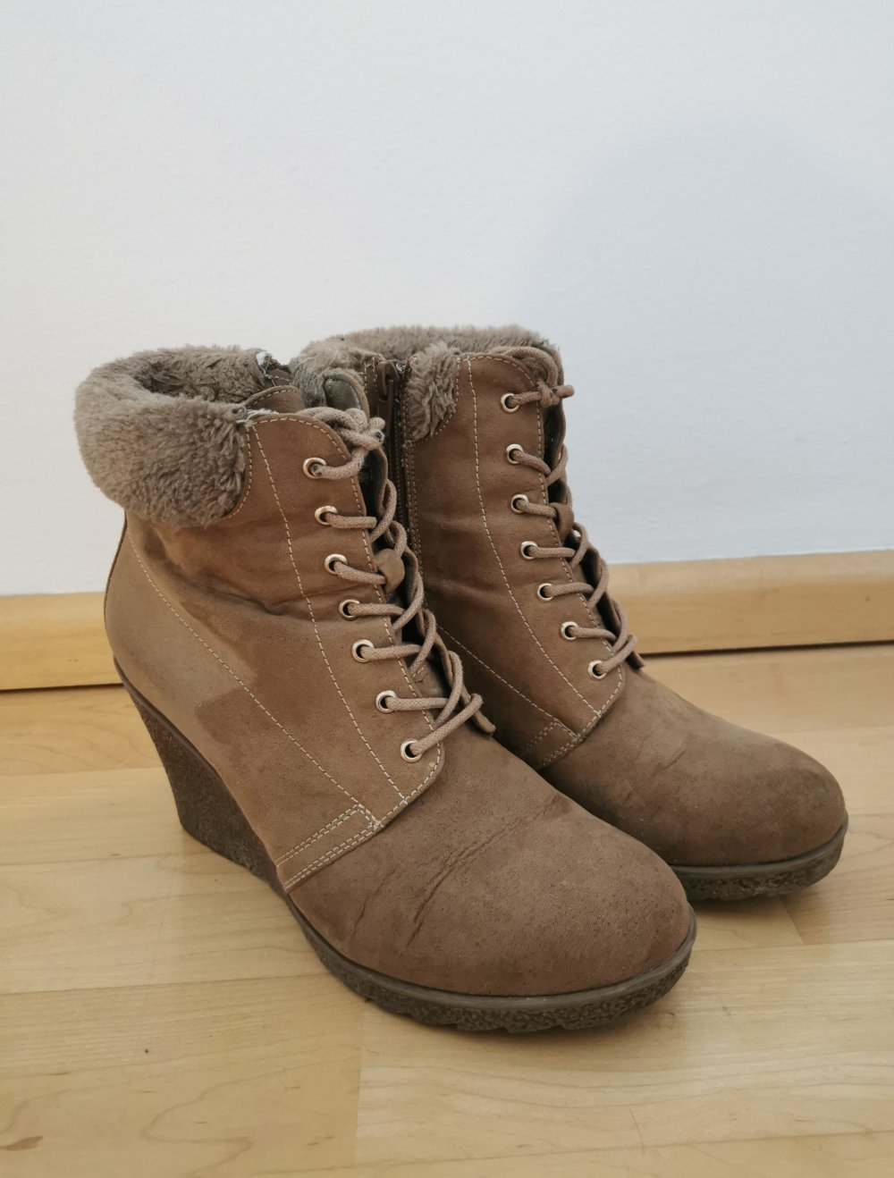 Coole Schuhe mit Keilabsatz