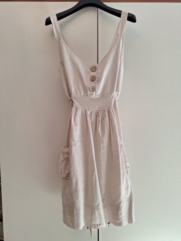 Süßes Sommerkleid in Creme