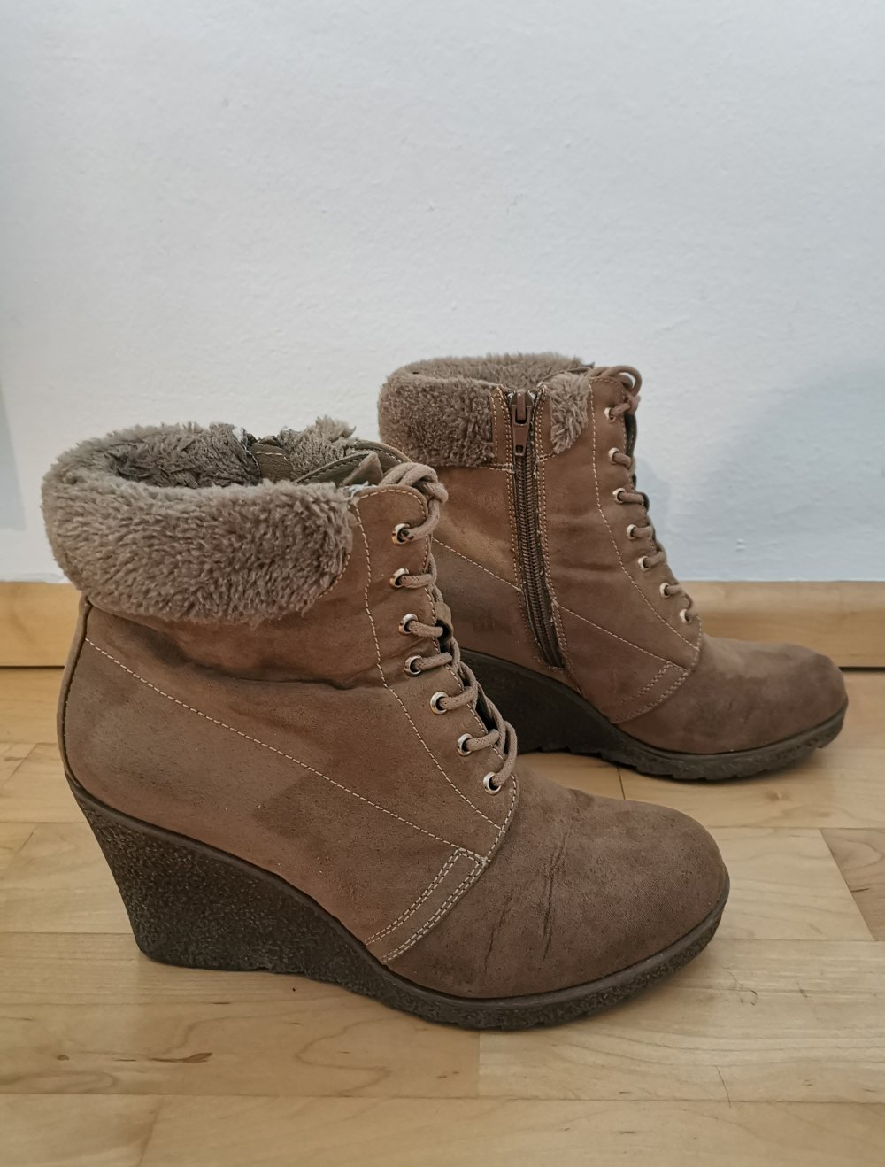 Coole Schuhe mit Keilabsatz