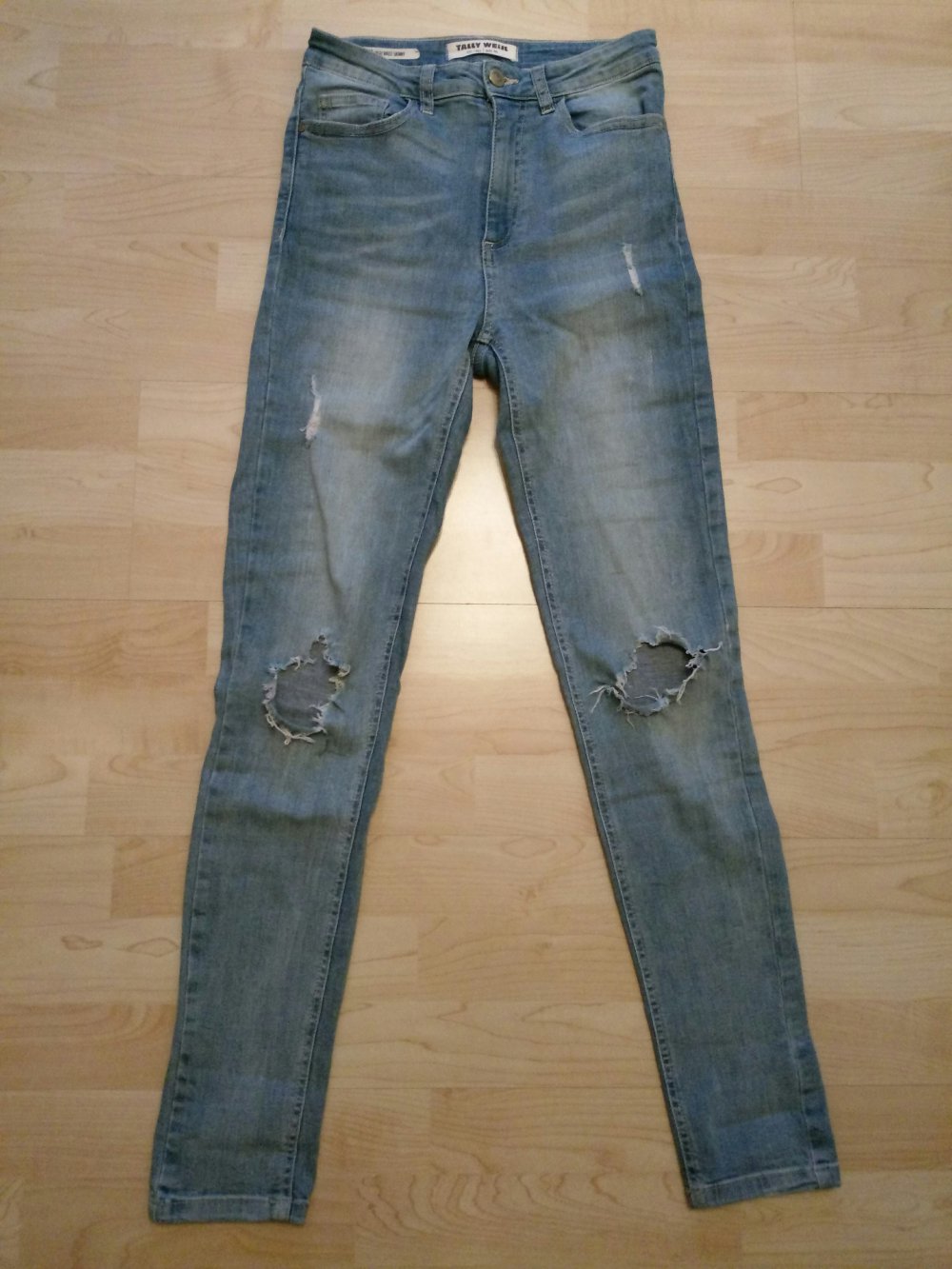 Coole Jeans mit Löchern
