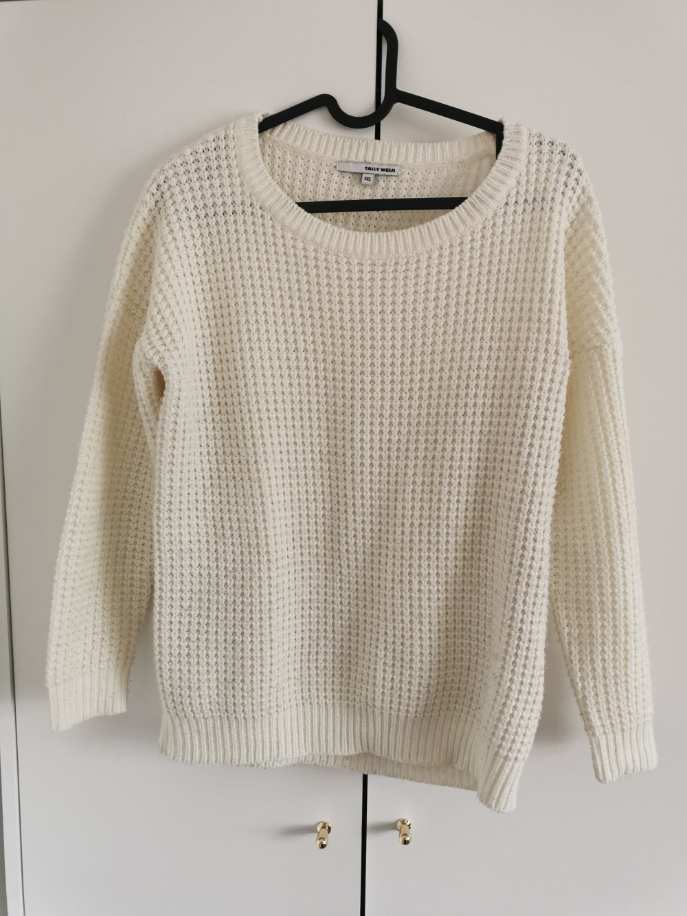 Weißer Pullover