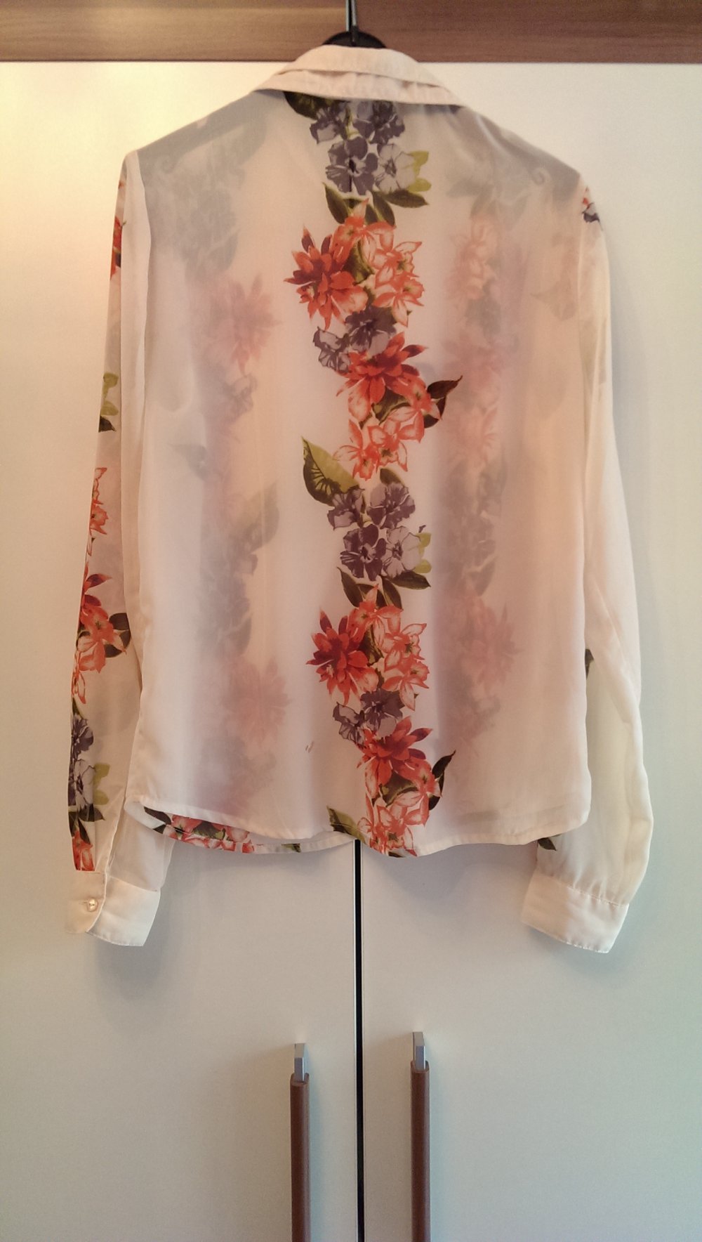 Schöne rosa Blumen-Bluse in S