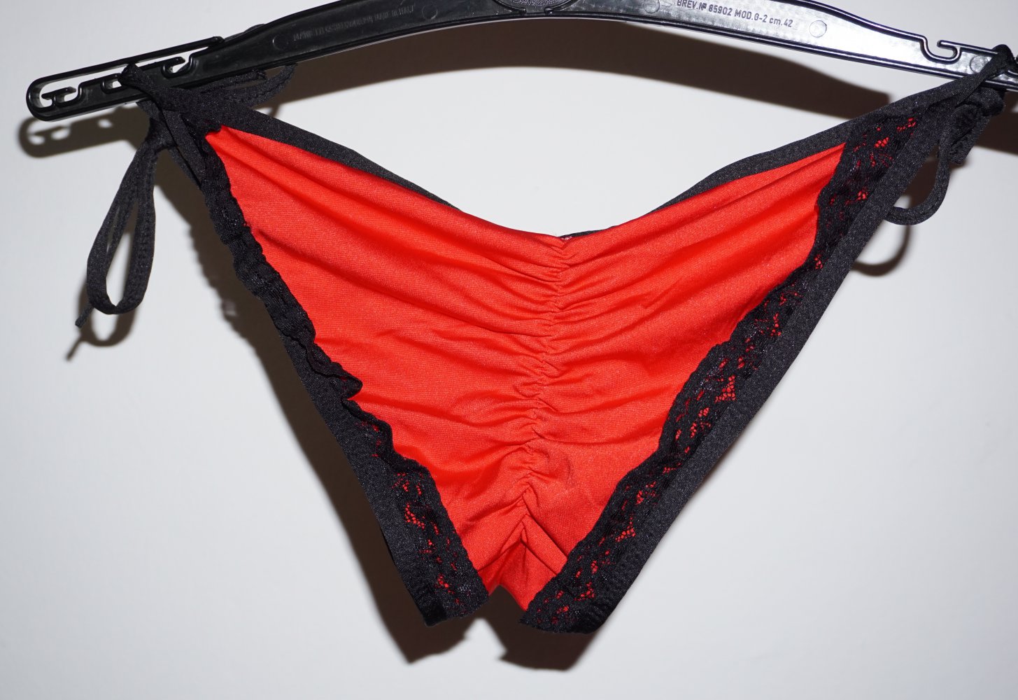 Sheinside Roter Bikini Mit Schwarzer Spitze Kleiderkorb De