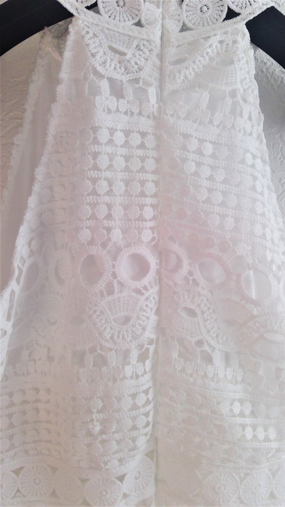 Weißes Spitzenkleid