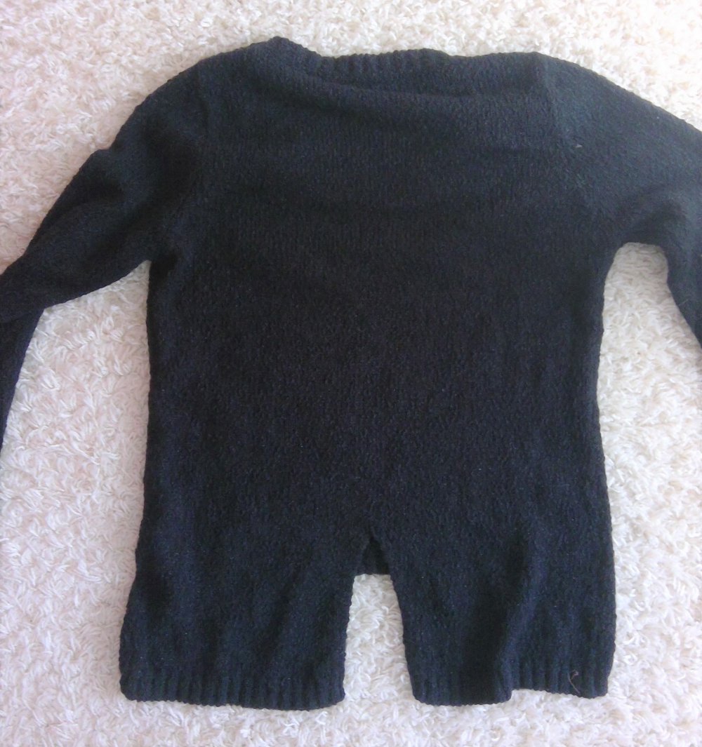 Schwarzer Pulli