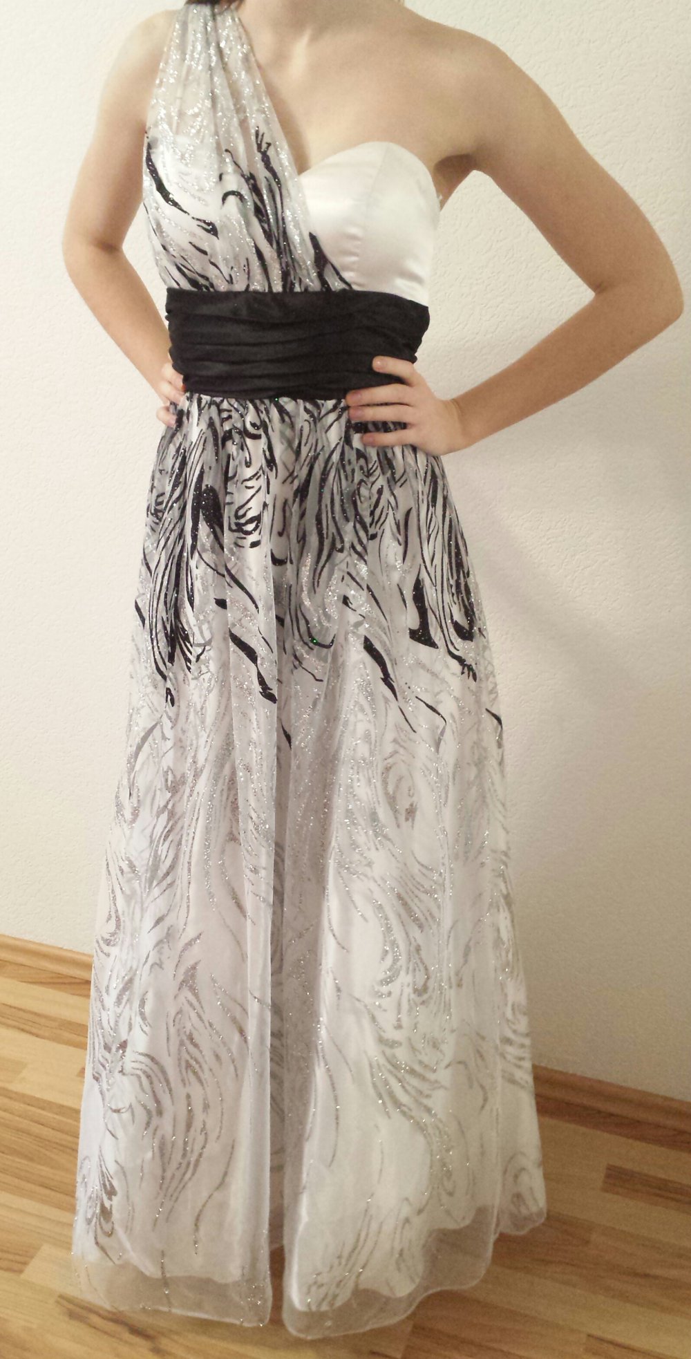 Abiballkleid/Ballkleid/Abendkleid schwarz-weiß Glitzer Tüll One shoulder Einschultrig 