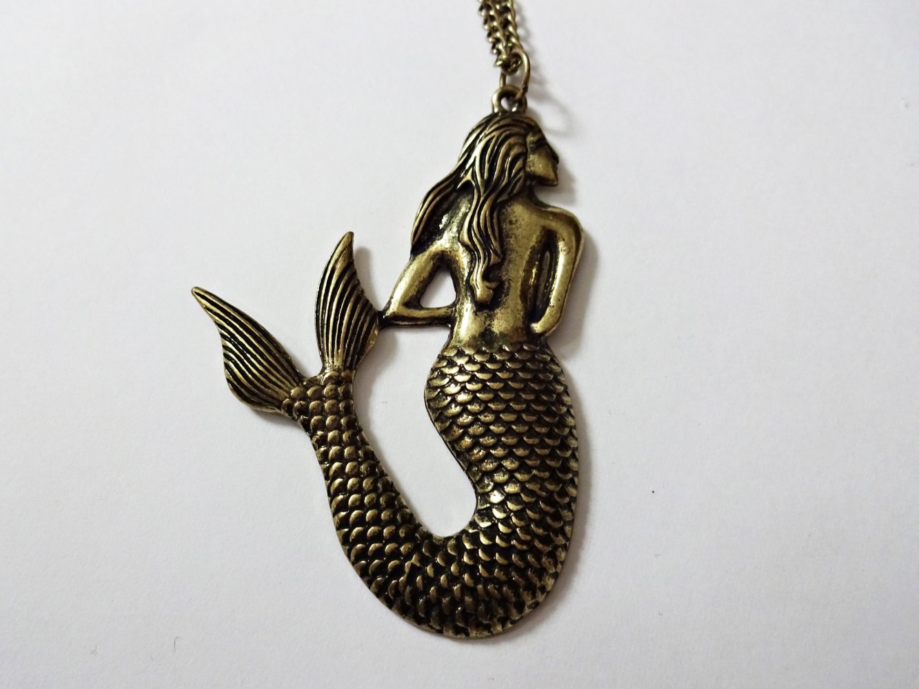 Lange Kette mit Meerjungfrau Anhänger Altgold Nixe