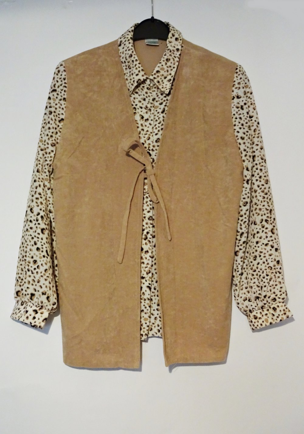 Beige Vintage Bluse mit Weste Animalprint Leomuster Leopard Schulterpolster Gr. 40 Gr. M