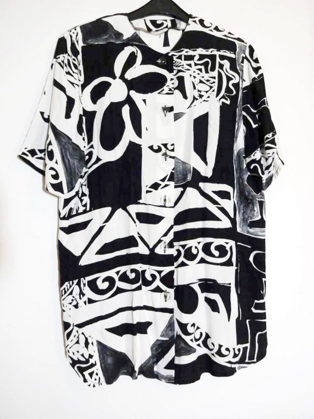 Schwarz-Weiße Bluse mit Schulterpolstern Vintage Gr. 40 Gr. M