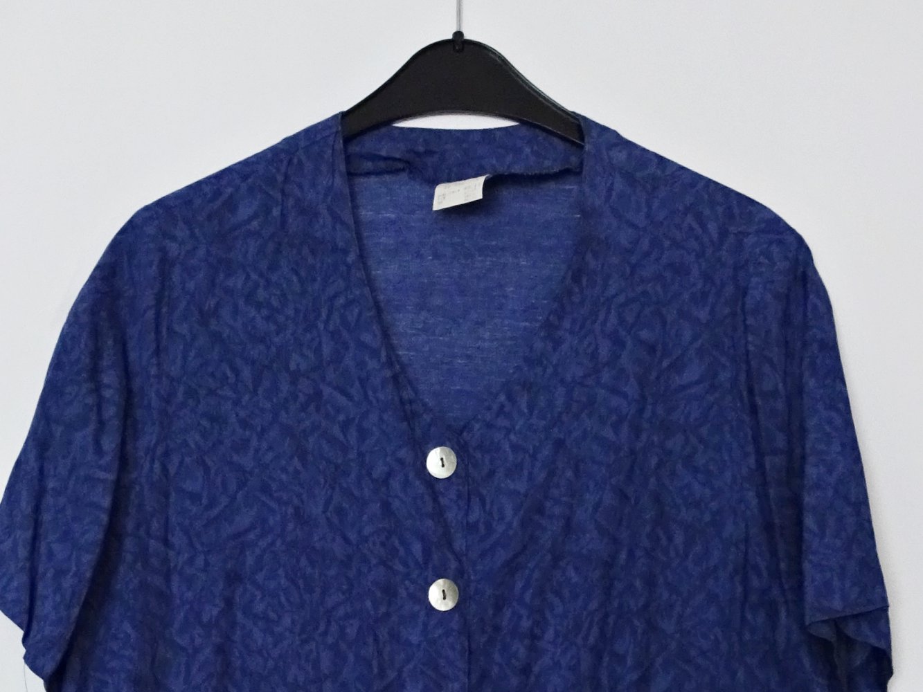 Lockere Vintage Hemdbluse Blau V-Ausschnitt Kurzarm mit Perlmuttknöpfen 80er Kurzarm Gr. M Gr. 40 Gr. 42 Gr. 40/42