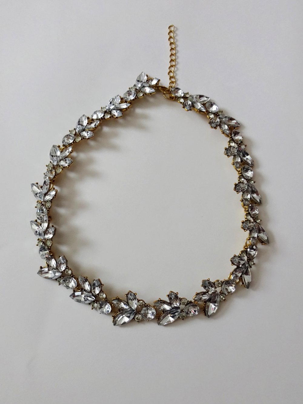 Collier mit Glitzersteinen Glamour Statement Kette