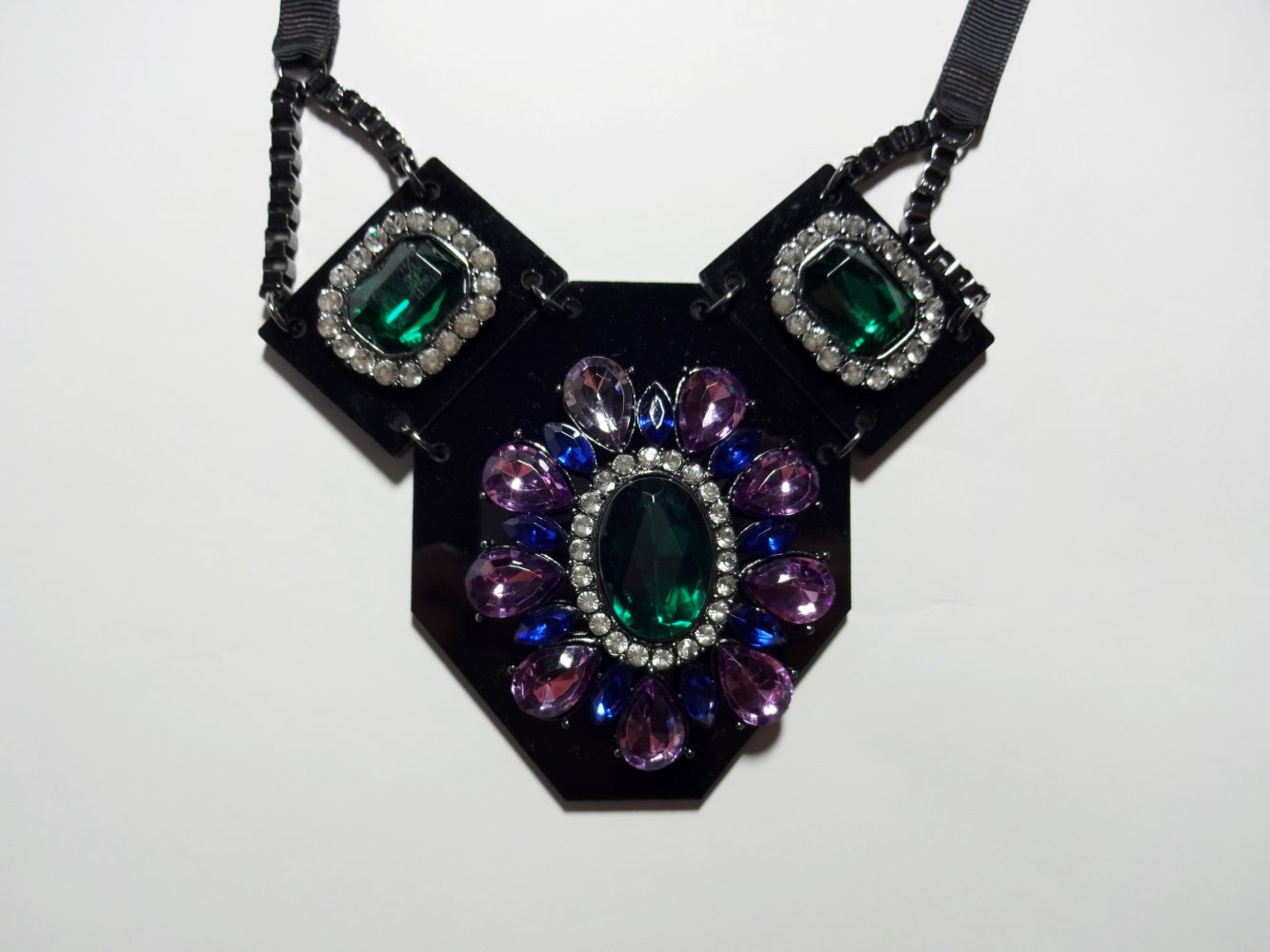 Bunte Statementkette 