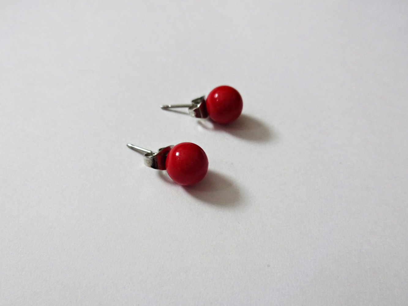 Rote Perlenohrringe Ohrstecker