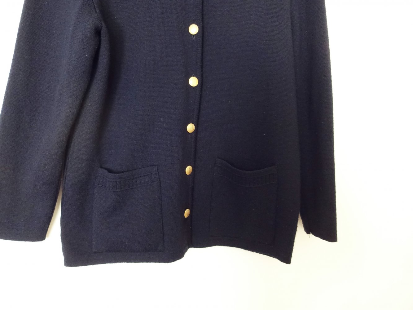 Dunkelblaue Strickjacke mit goldenen Knöpfen Basic Klassiker Cardigan Gr. 42 Gr. M