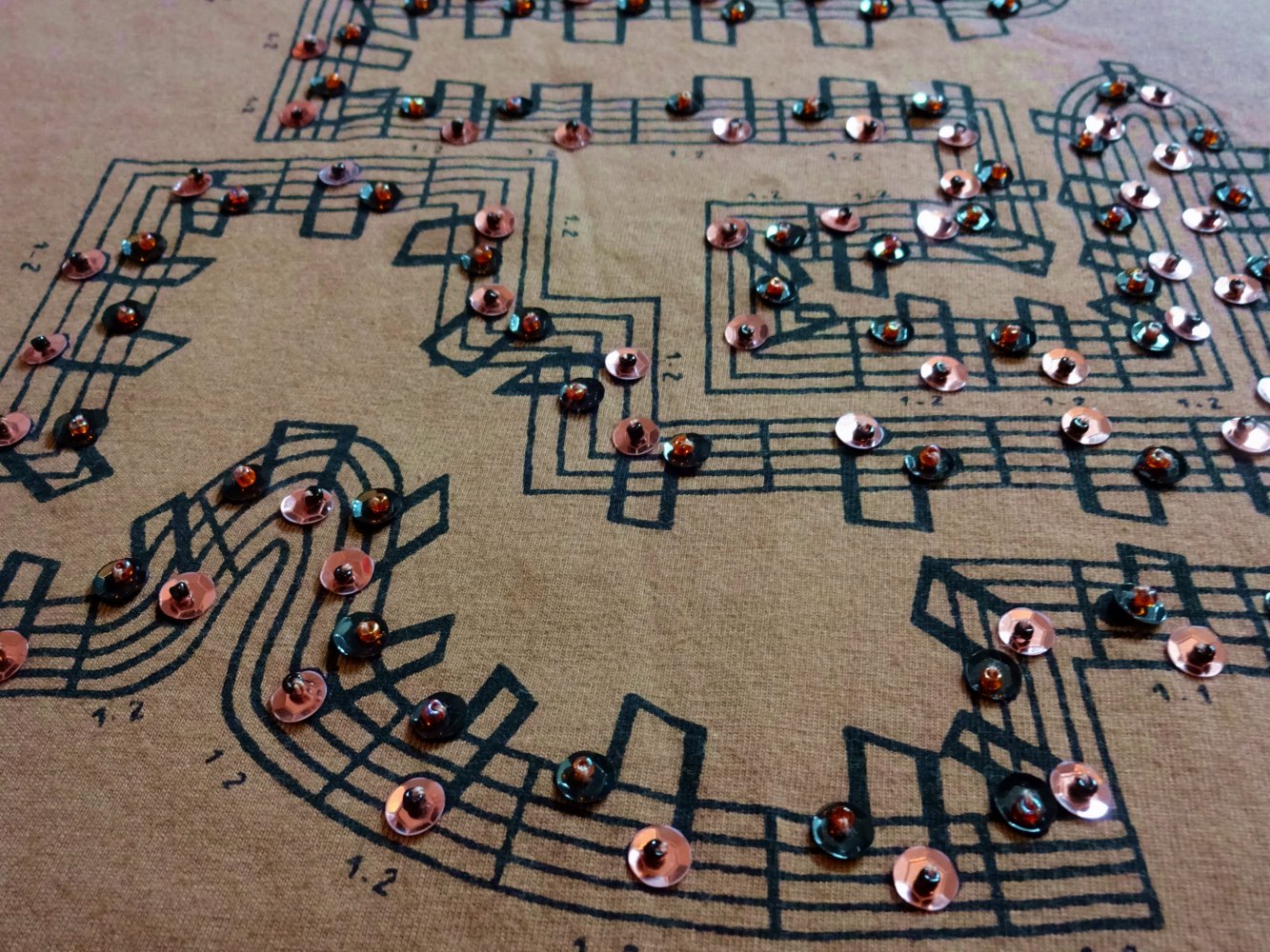 Braunes Oberteil mit Pailletten Noten Musiknoten Langarm Sweatshirt Gr. 40 Gr. 42 Gr. M Gr. 40/42