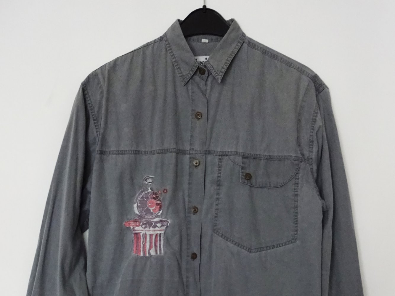 Graue Hemdbluse mit Stickerei Hemd Gr. M