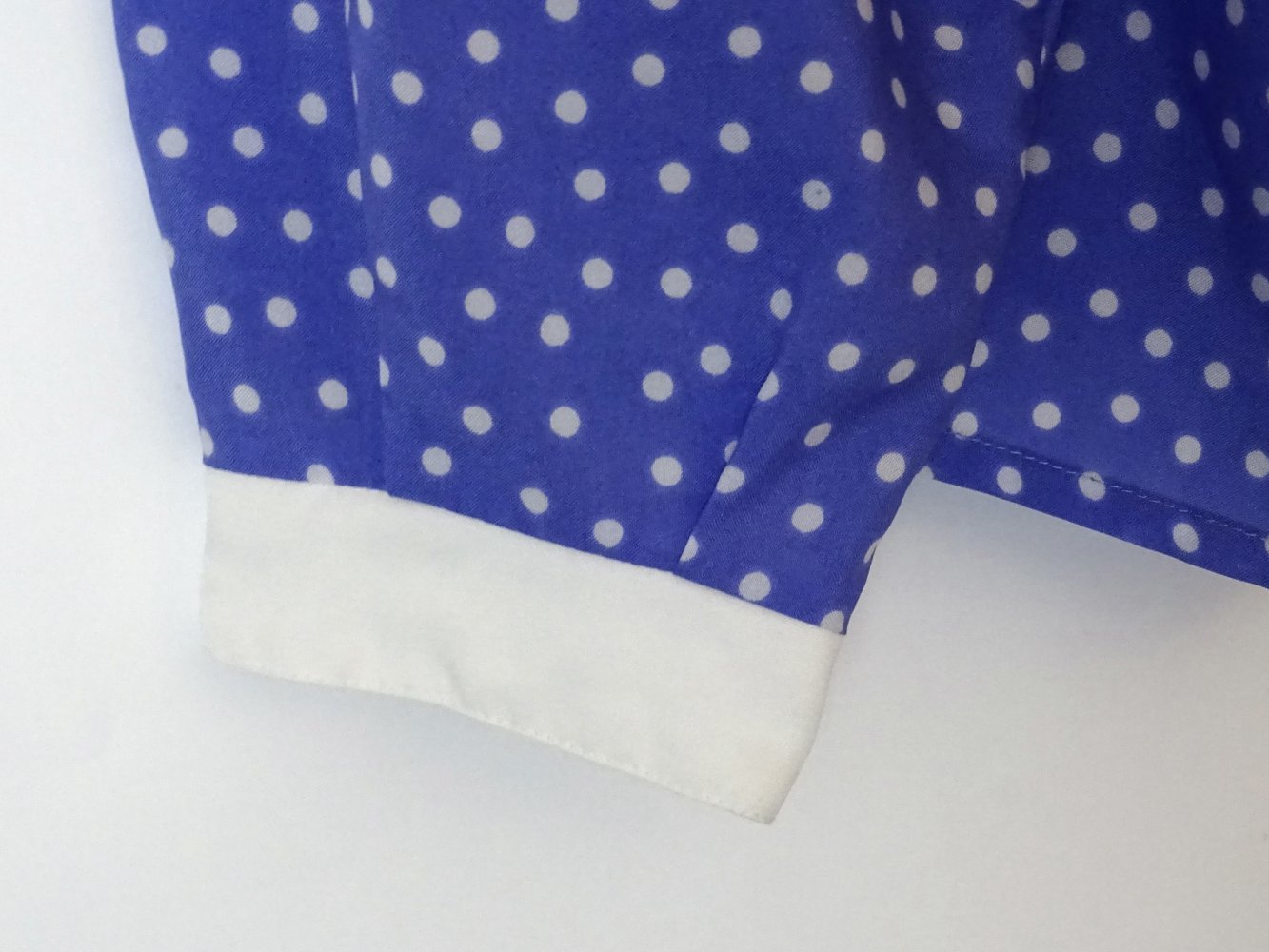Blaue Bluse mit Polka Dots Tupfen Punkte Bubikragen Gr. 48 Gr. XL