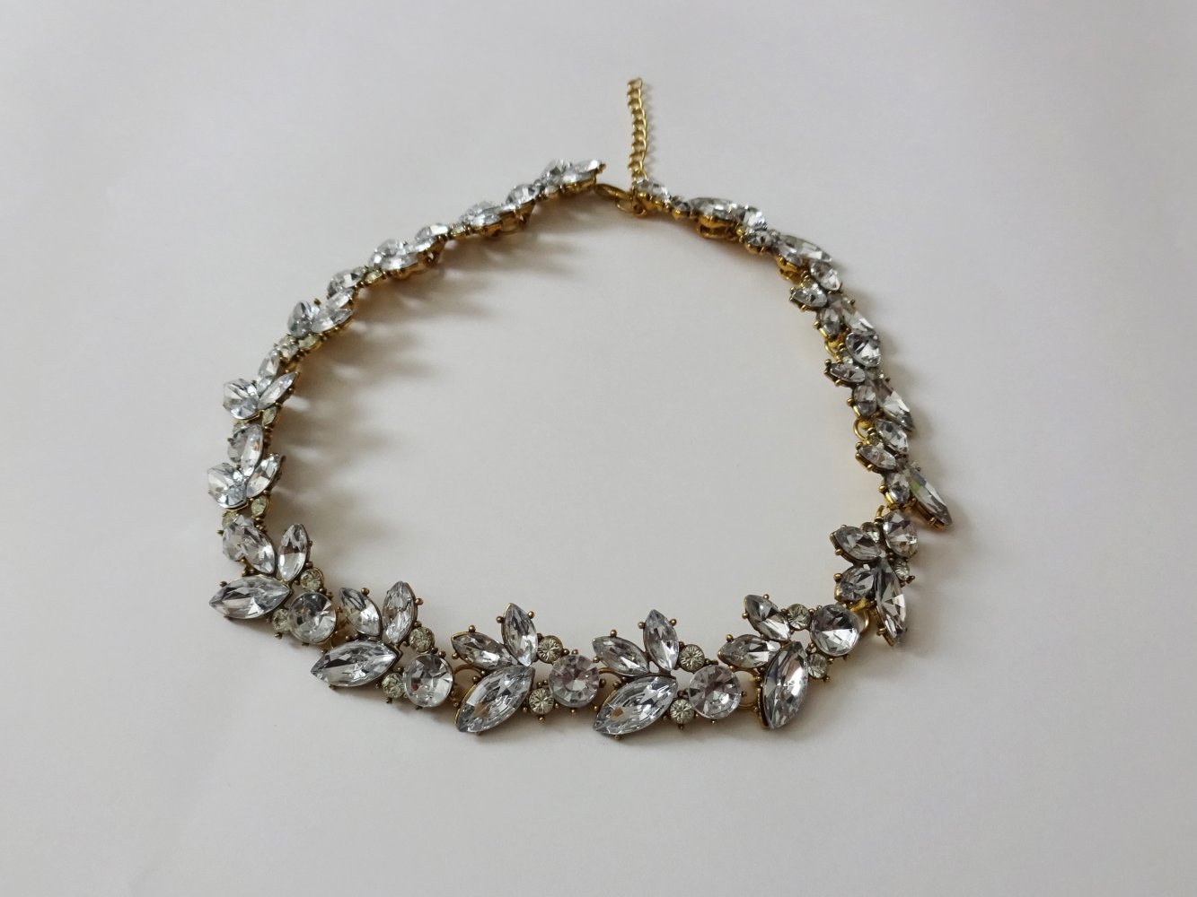Collier mit Glitzersteinen Glamour Statement Kette