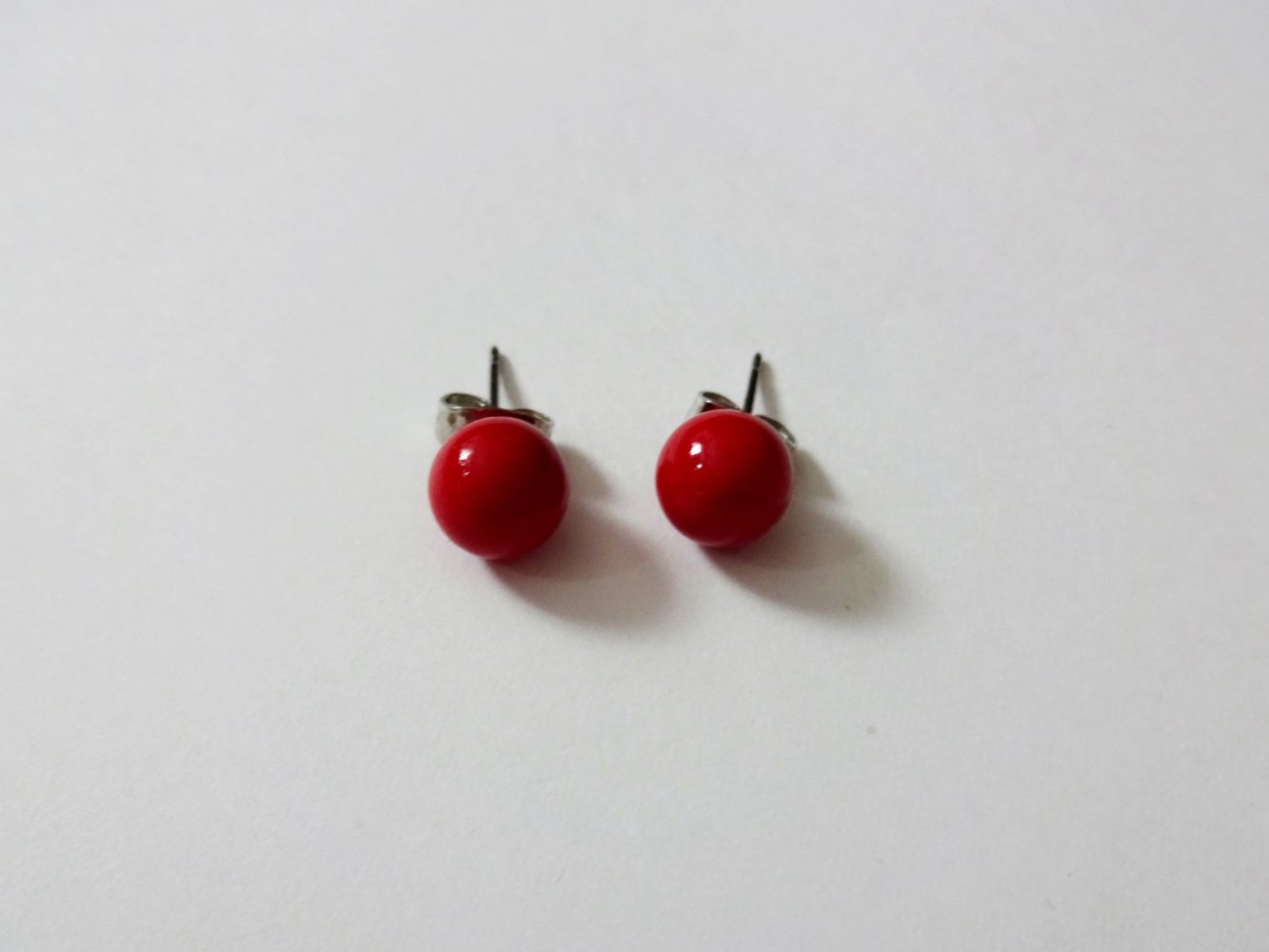 Rote Perlenohrringe Ohrstecker