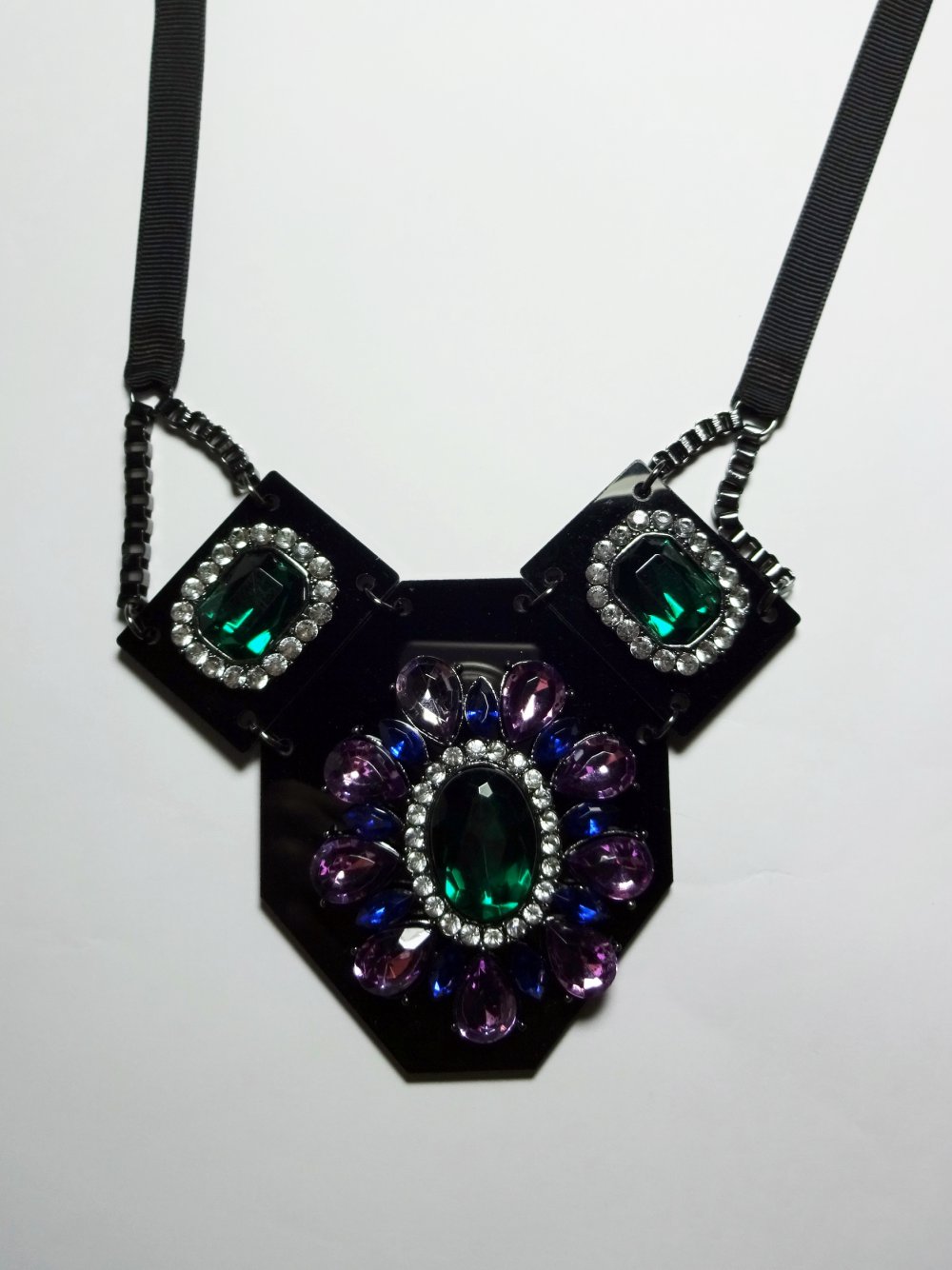 Bunte Statementkette 