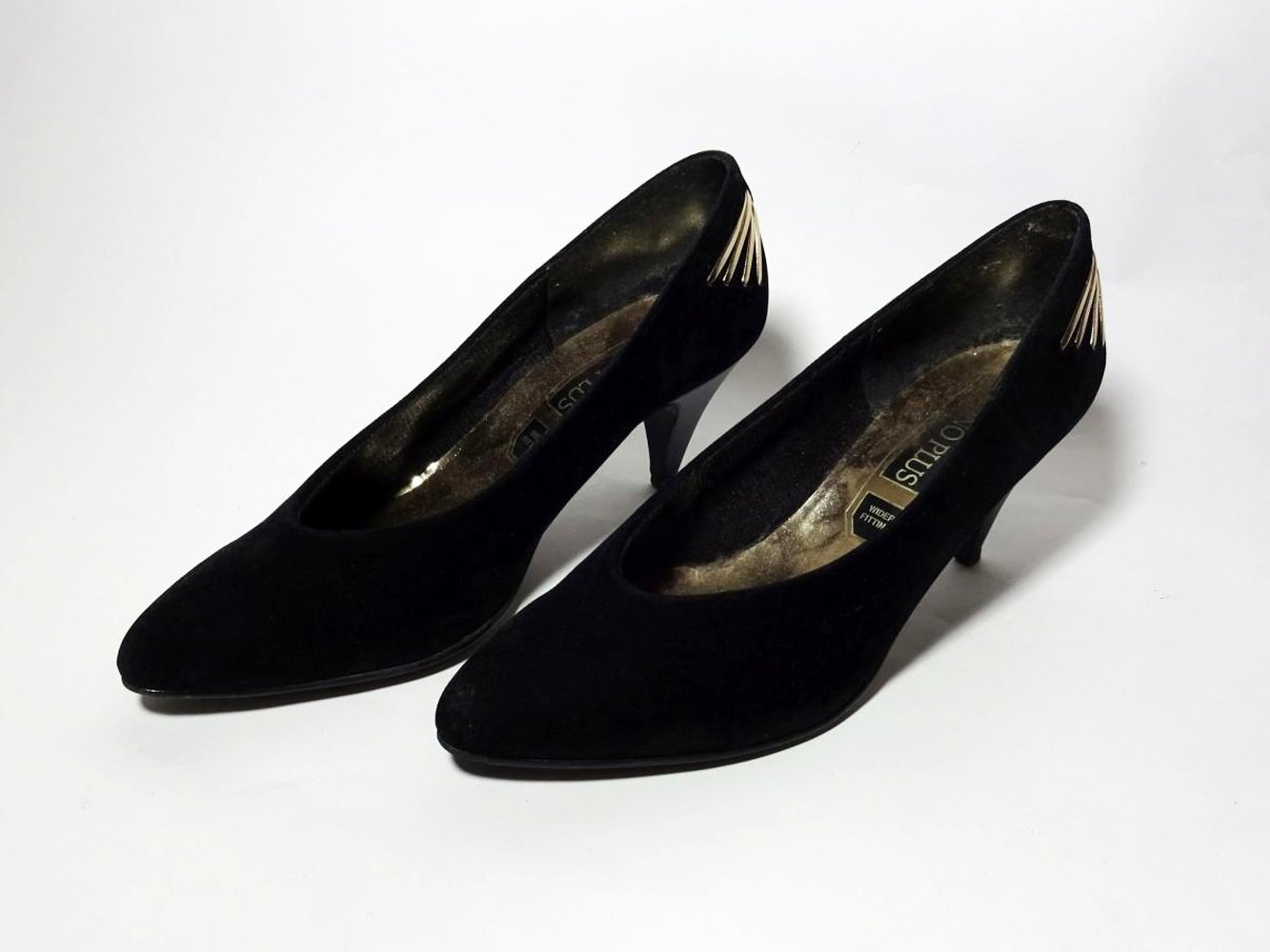 Schwarze Pumps mit Goldapplikation England UK Vintage 90er Wildleder Gr. 5 Gr. 38 Gr. 38 1/2