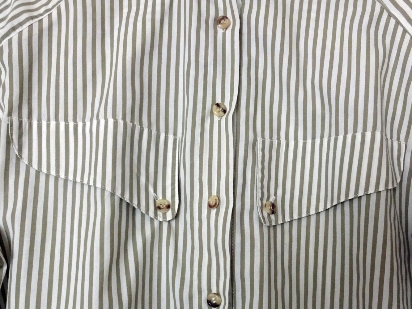 Vintage Bluse Weiß mit Braunen Streifen Bubikragen Schulterpolster 80er Gr. 40 Gr. 42 Gr. M Gr. 40/42