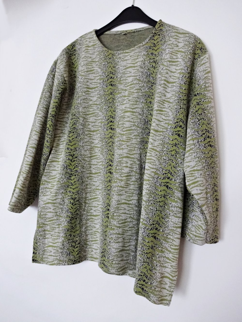 Grüner Vintage Pullover mit Schulterpolstern und Animalprint 80er Gr. 46 Gr. 48 Gr. L Gr. XL Gr. 46/48